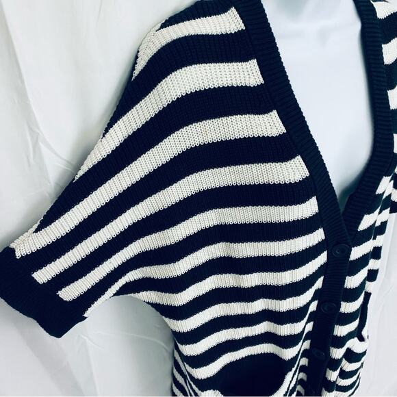 CAbi Oversized Knit Short Sleeve Cardigan Size Small - Picture 5 of 9